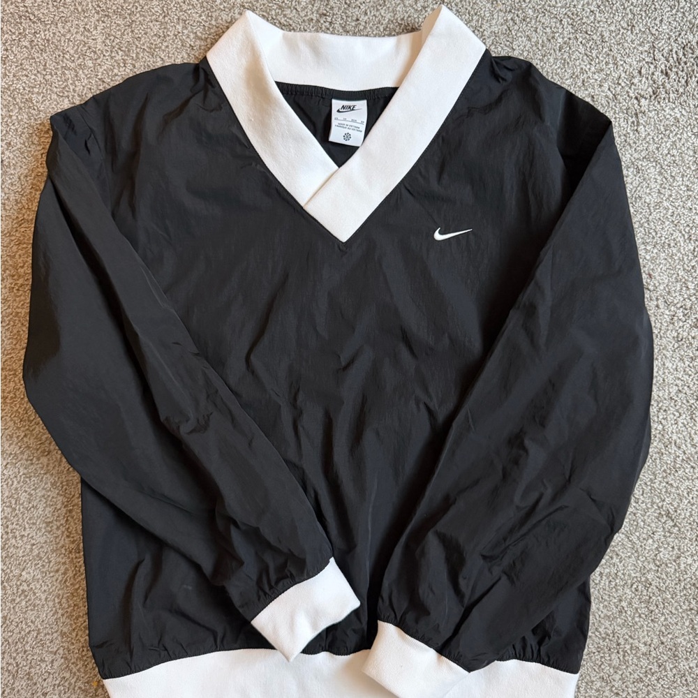 Nike Black and White Vintage V-Neck Windbreaker